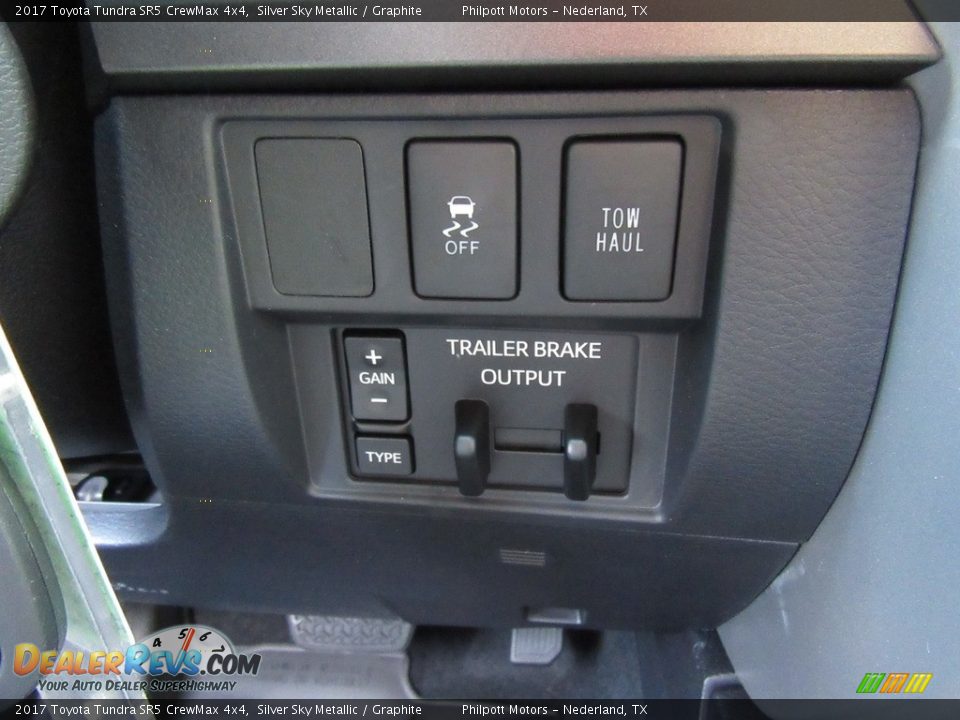 2017 Toyota Tundra SR5 CrewMax 4x4 Silver Sky Metallic / Graphite Photo #32