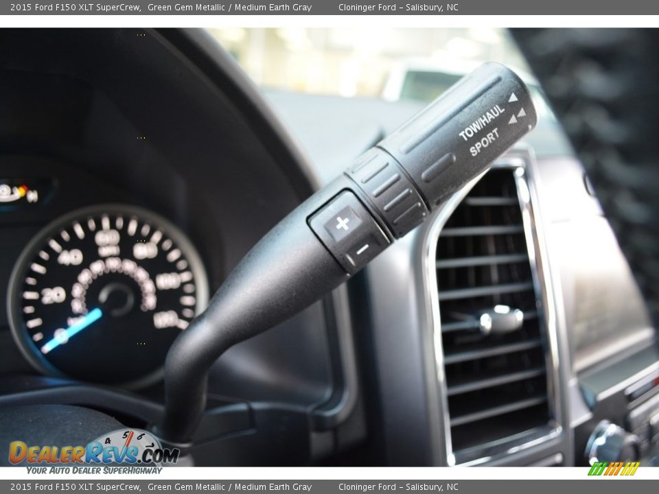 2015 Ford F150 XLT SuperCrew Green Gem Metallic / Medium Earth Gray Photo #25