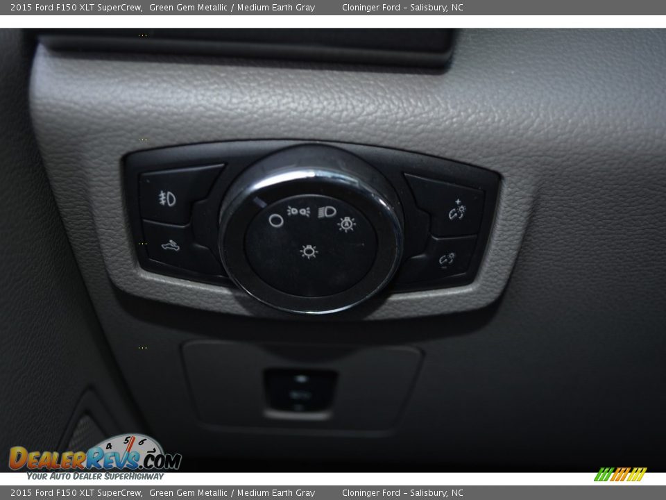 2015 Ford F150 XLT SuperCrew Green Gem Metallic / Medium Earth Gray Photo #27