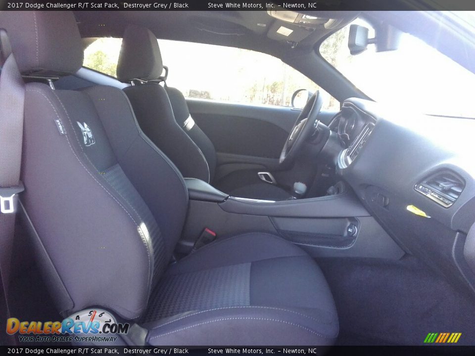 Front Seat of 2017 Dodge Challenger R/T Scat Pack Photo #11
