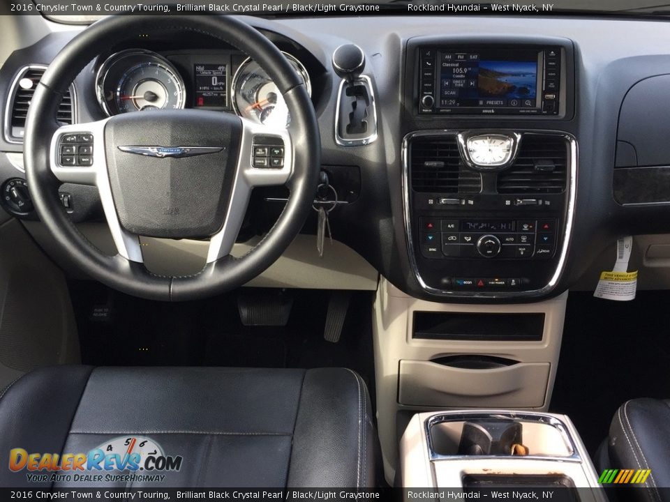 2016 Chrysler Town & Country Touring Brilliant Black Crystal Pearl / Black/Light Graystone Photo #11
