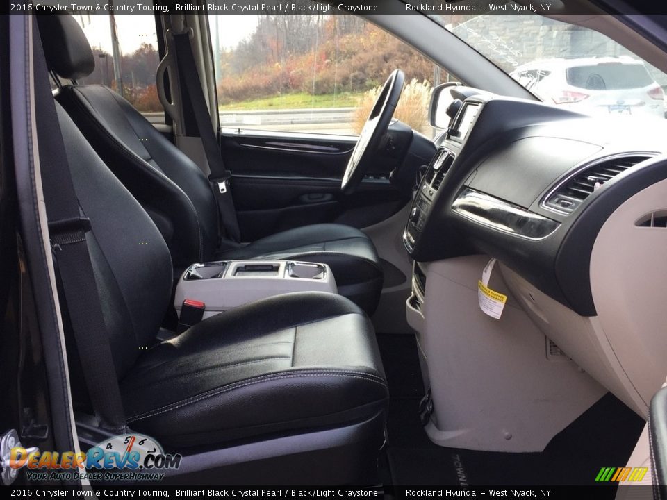 2016 Chrysler Town & Country Touring Brilliant Black Crystal Pearl / Black/Light Graystone Photo #25