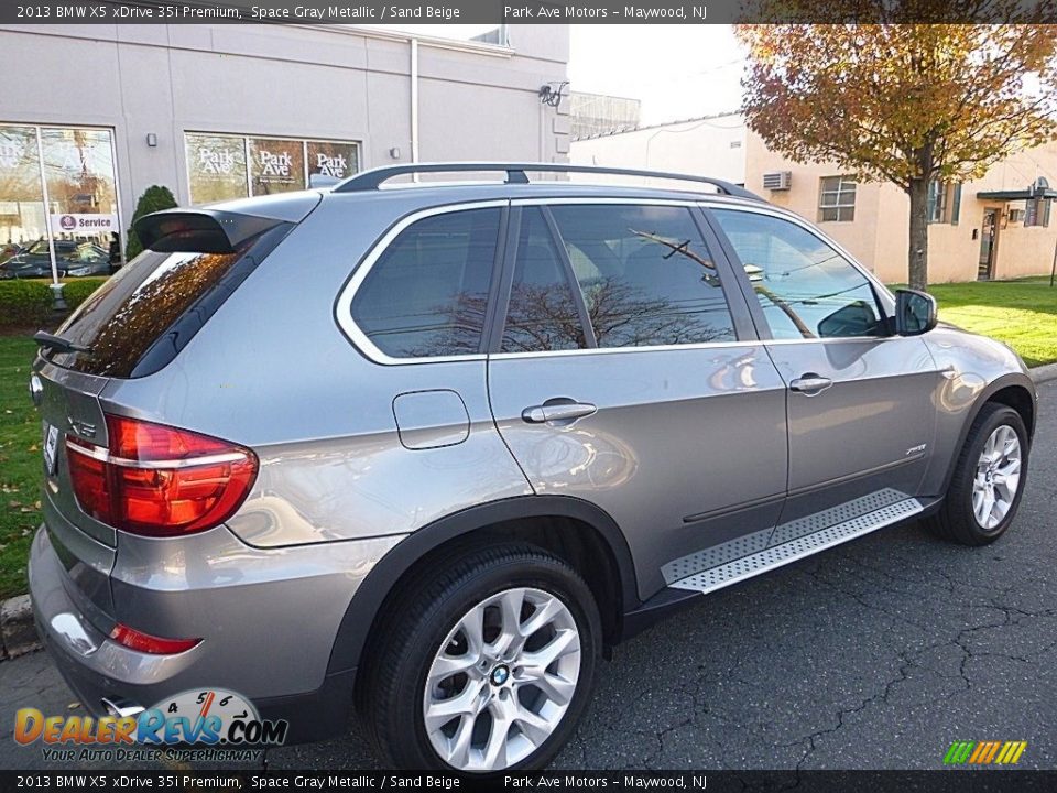 2013 BMW X5 xDrive 35i Premium Space Gray Metallic / Sand Beige Photo #5