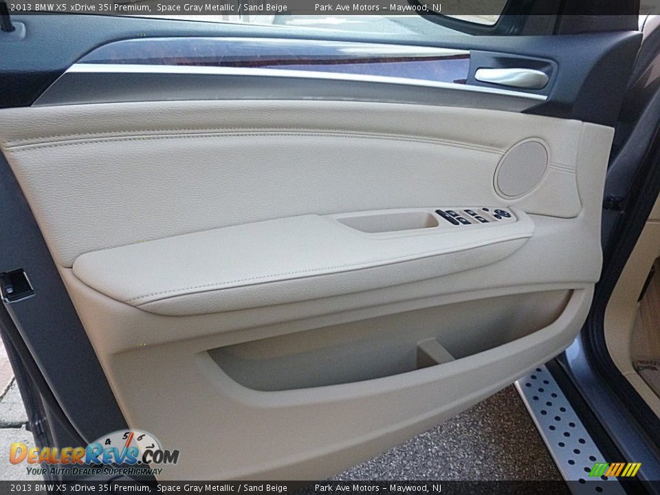 2013 BMW X5 xDrive 35i Premium Space Gray Metallic / Sand Beige Photo #10
