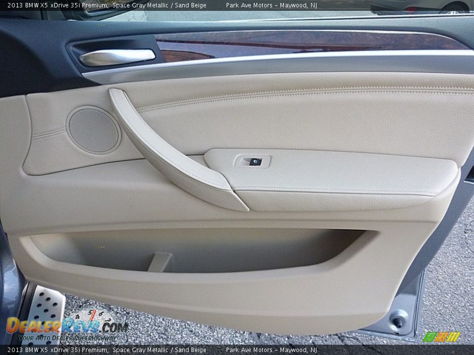 2013 BMW X5 xDrive 35i Premium Space Gray Metallic / Sand Beige Photo #13