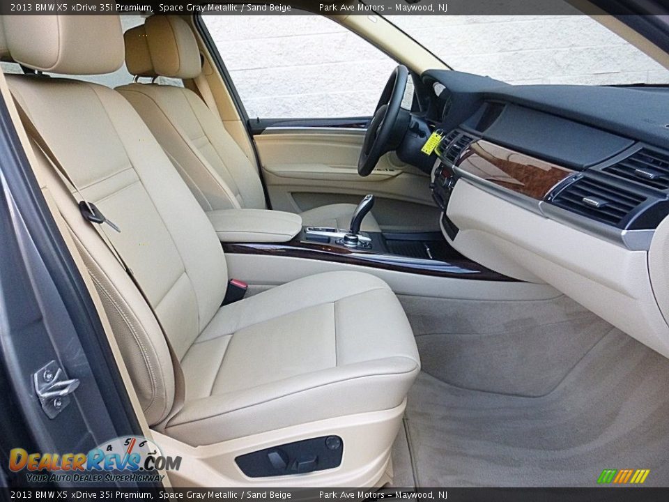 2013 BMW X5 xDrive 35i Premium Space Gray Metallic / Sand Beige Photo #15