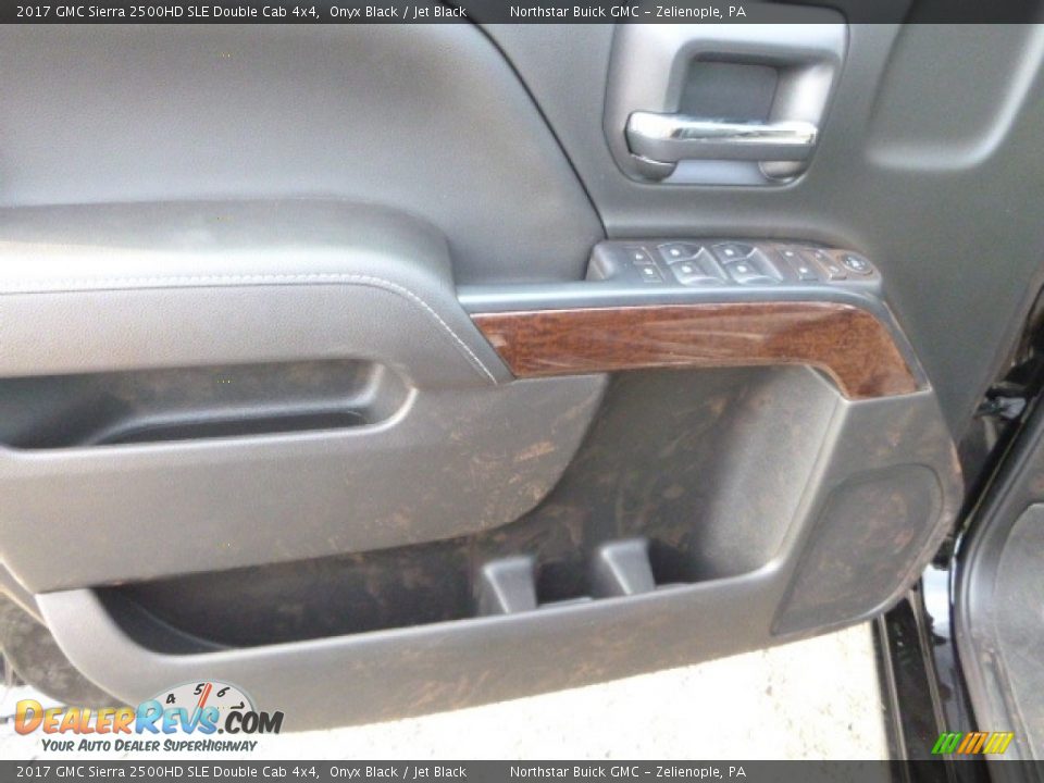 Door Panel of 2017 GMC Sierra 2500HD SLE Double Cab 4x4 Photo #14
