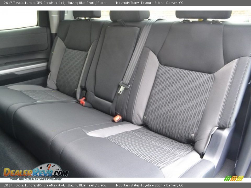 2017 Toyota Tundra SR5 CrewMax 4x4 Blazing Blue Pearl / Black Photo #7