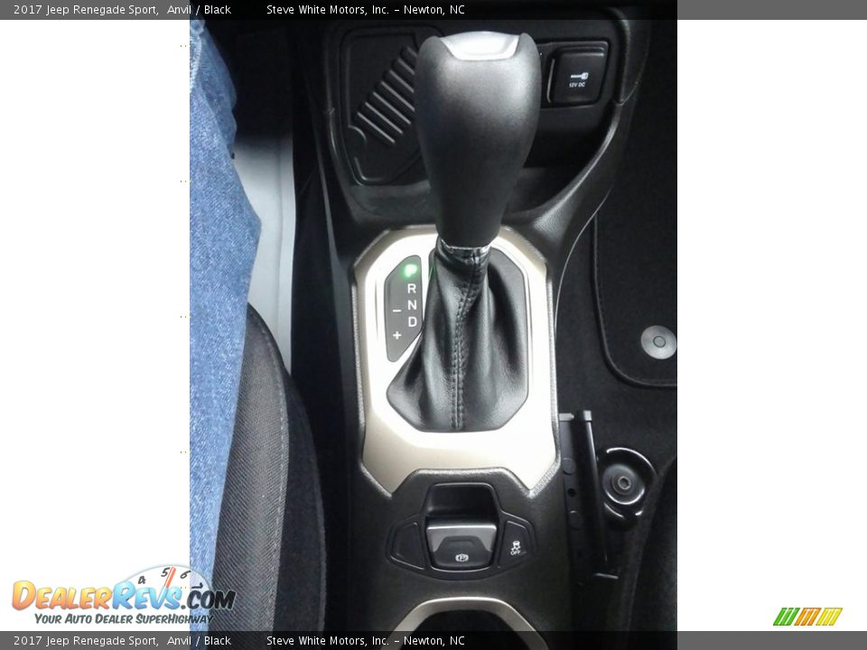 2017 Jeep Renegade Sport Shifter Photo #19