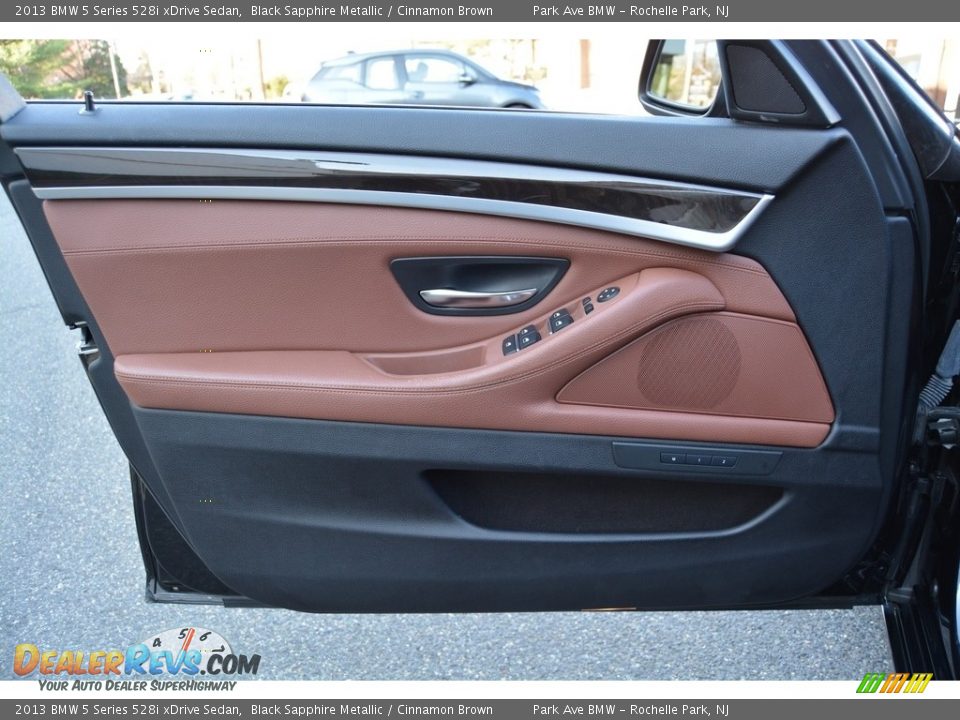 2013 BMW 5 Series 528i xDrive Sedan Black Sapphire Metallic / Cinnamon Brown Photo #8