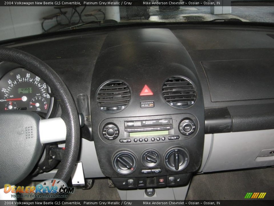 2004 Volkswagen New Beetle GLS Convertible Platinum Grey Metallic / Gray Photo #9