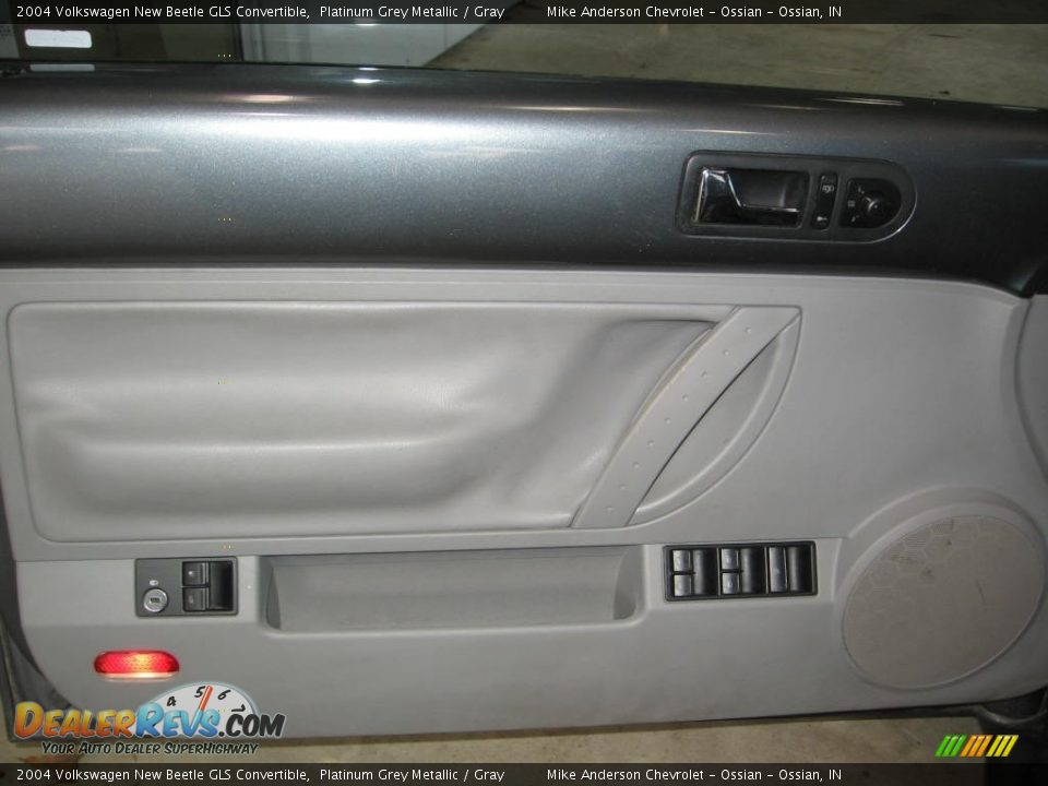 2004 Volkswagen New Beetle GLS Convertible Platinum Grey Metallic / Gray Photo #12