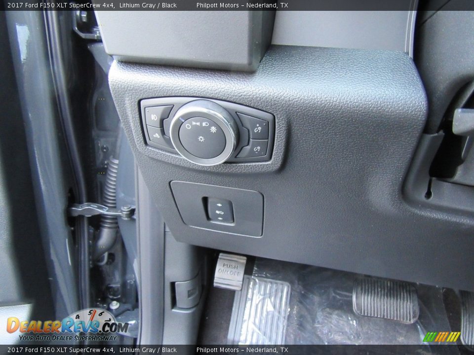Controls of 2017 Ford F150 XLT SuperCrew 4x4 Photo #35