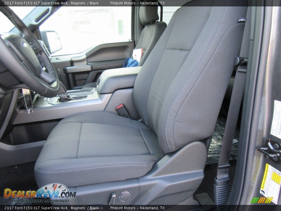 Front Seat of 2017 Ford F150 XLT SuperCrew 4x4 Photo #24