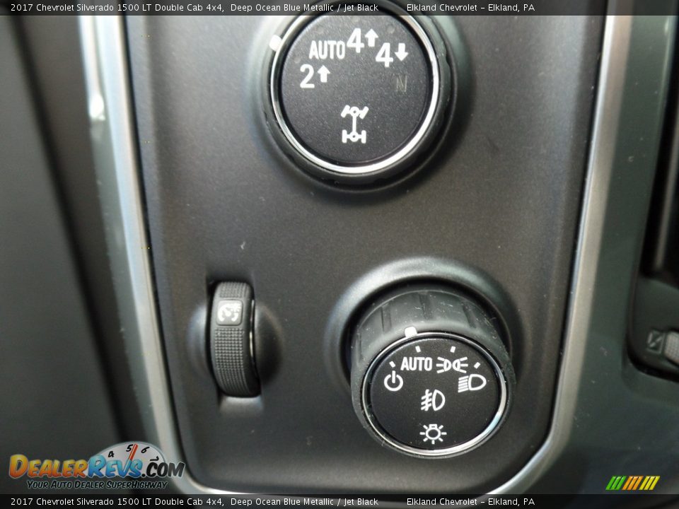 Controls of 2017 Chevrolet Silverado 1500 LT Double Cab 4x4 Photo #31