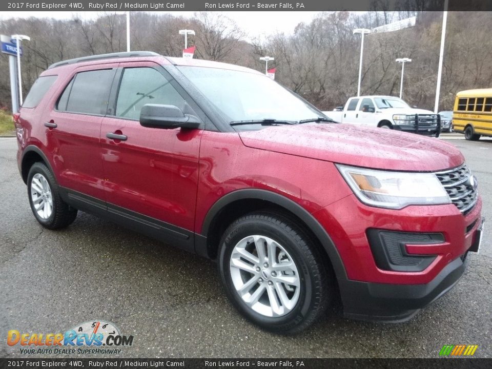 Front 3/4 View of 2017 Ford Explorer 4WD Photo #8