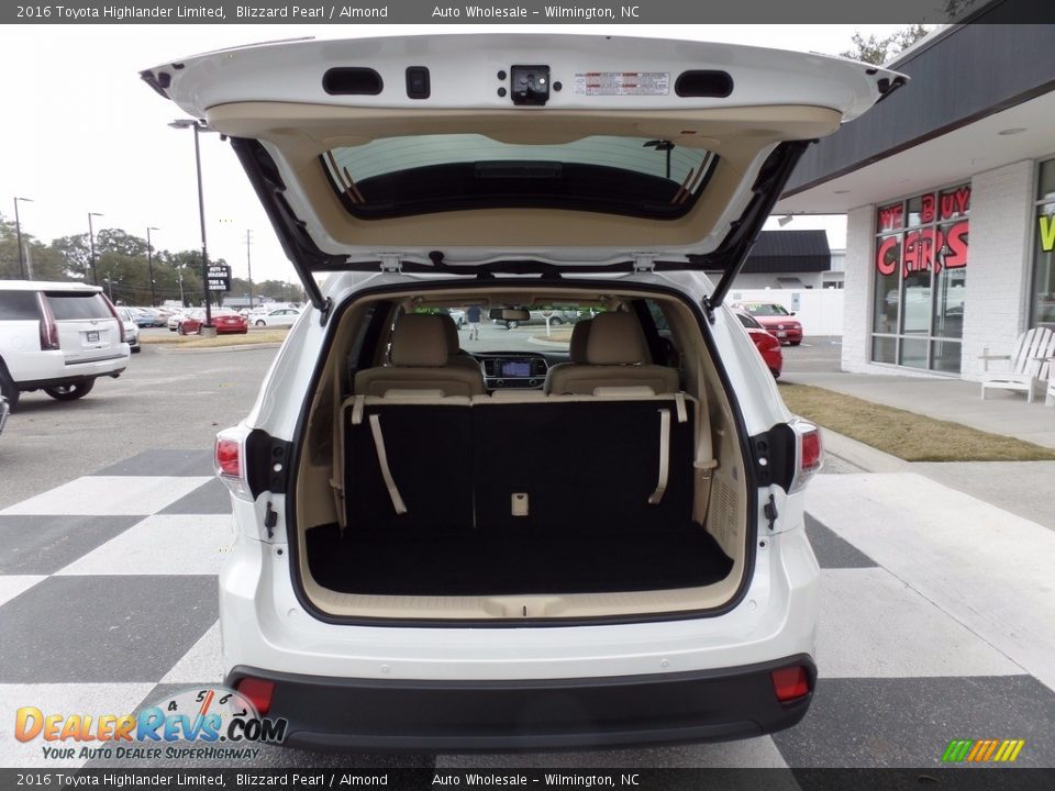 2016 Toyota Highlander Limited Blizzard Pearl / Almond Photo #5
