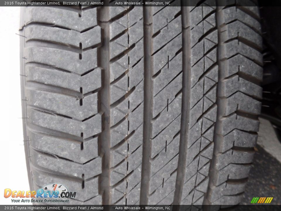 2016 Toyota Highlander Limited Blizzard Pearl / Almond Photo #9