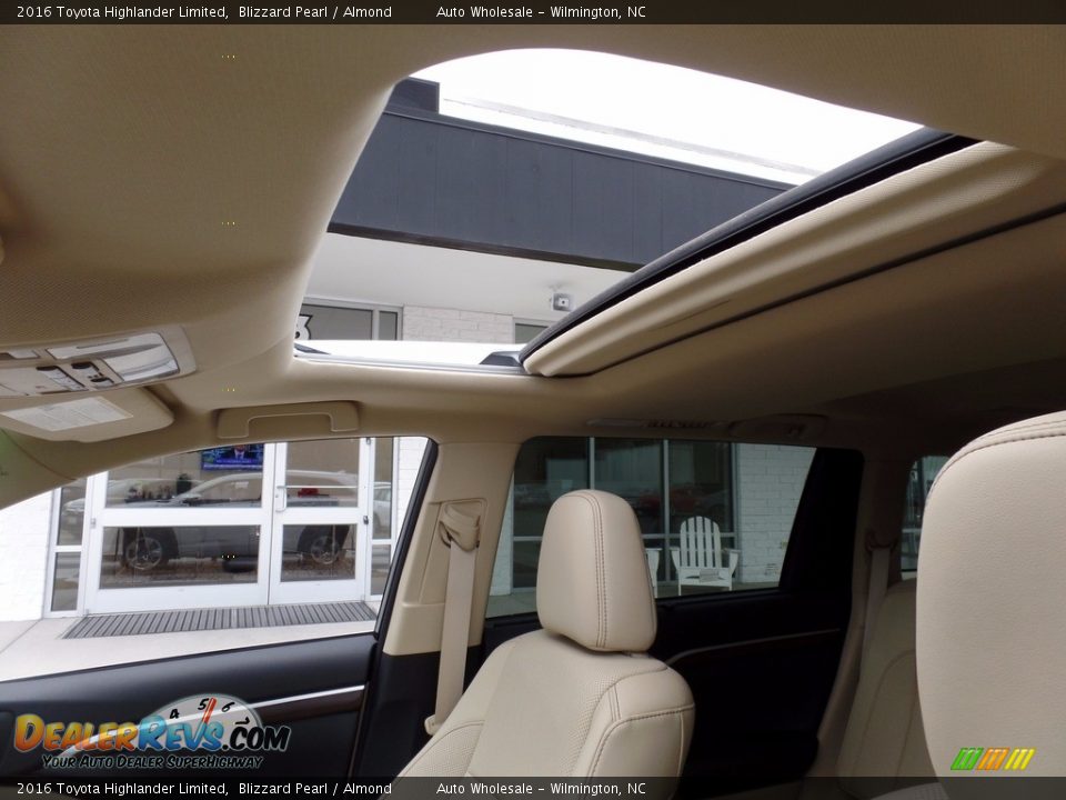 2016 Toyota Highlander Limited Blizzard Pearl / Almond Photo #11