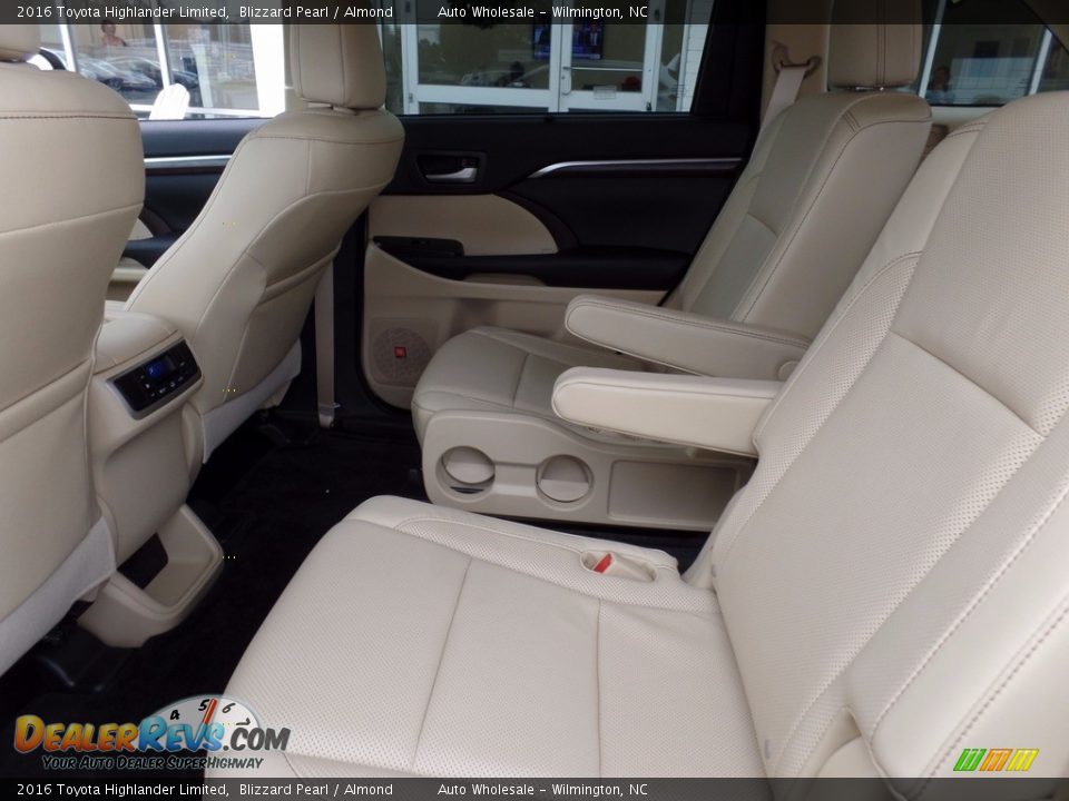 2016 Toyota Highlander Limited Blizzard Pearl / Almond Photo #12