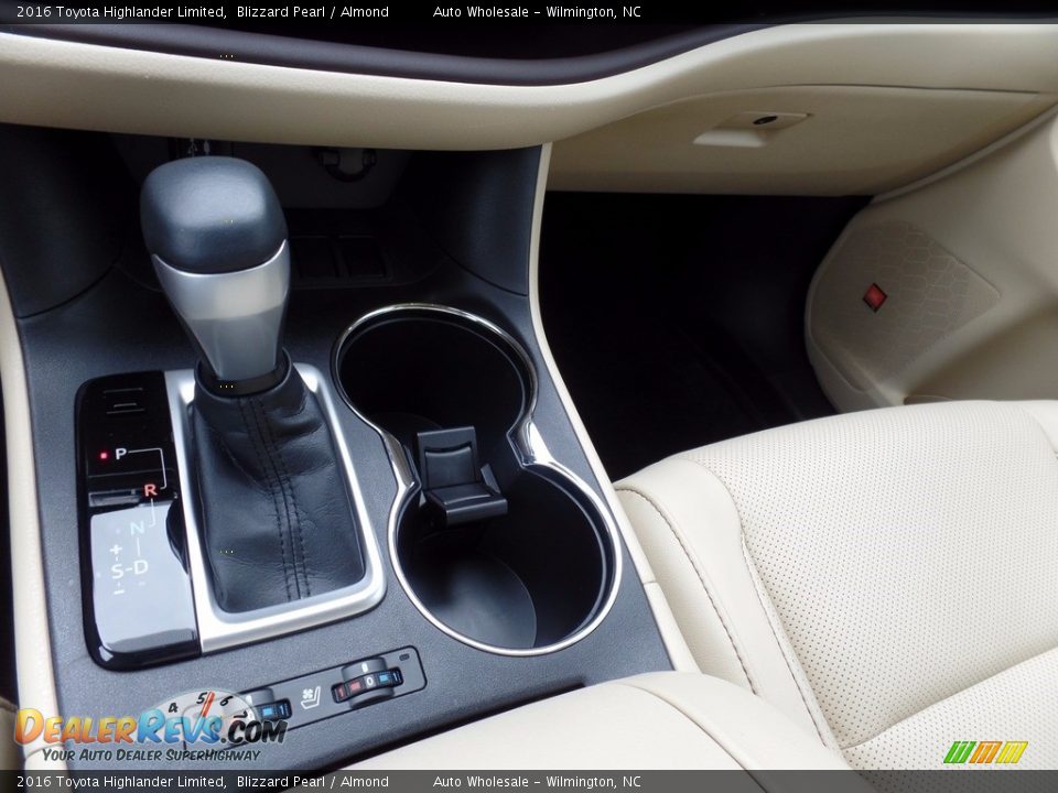 2016 Toyota Highlander Limited Blizzard Pearl / Almond Photo #19
