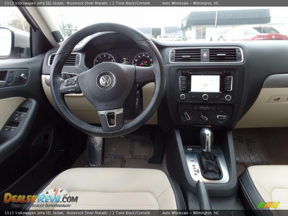2013 Volkswagen Jetta SEL Sedan Moonrock Silver Metallic / 2 Tone Black/Cornsilk Photo #15
