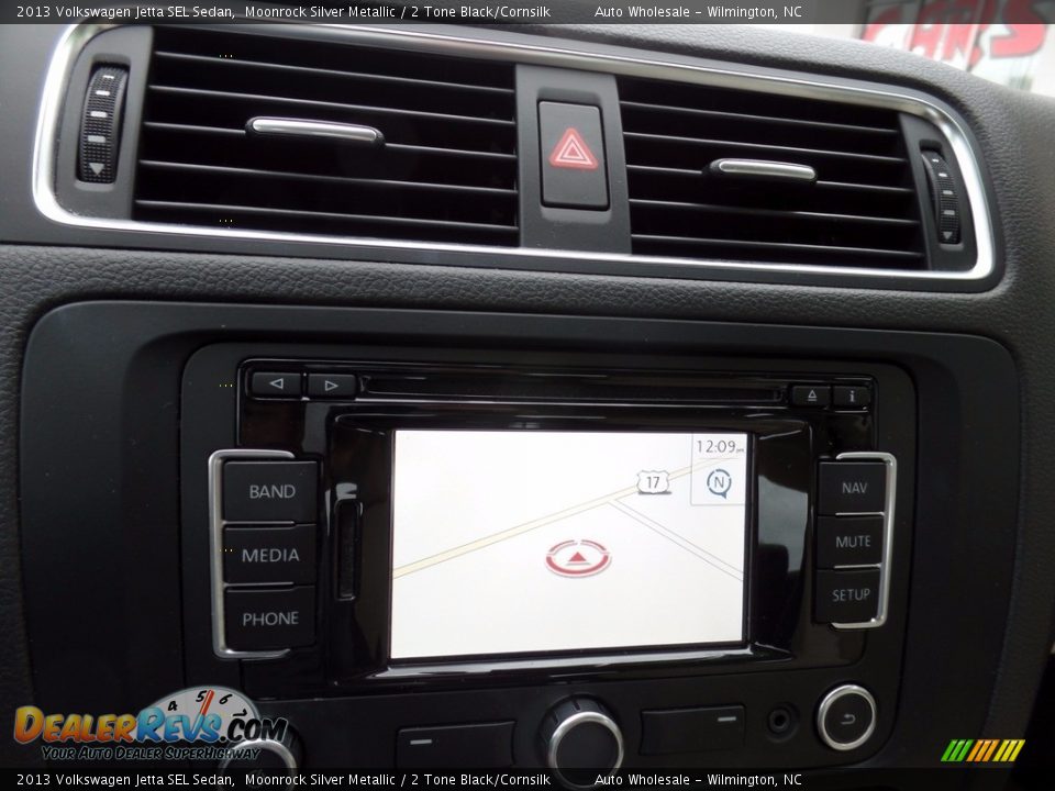 2013 Volkswagen Jetta SEL Sedan Moonrock Silver Metallic / 2 Tone Black/Cornsilk Photo #17