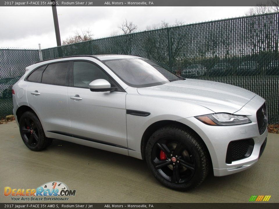 Front 3/4 View of 2017 Jaguar F-PACE 35t AWD S Photo #1