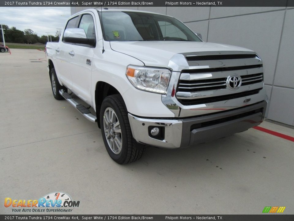 2017 Toyota Tundra 1794 CrewMax 4x4 Super White / 1794 Edition Black/Brown Photo #2