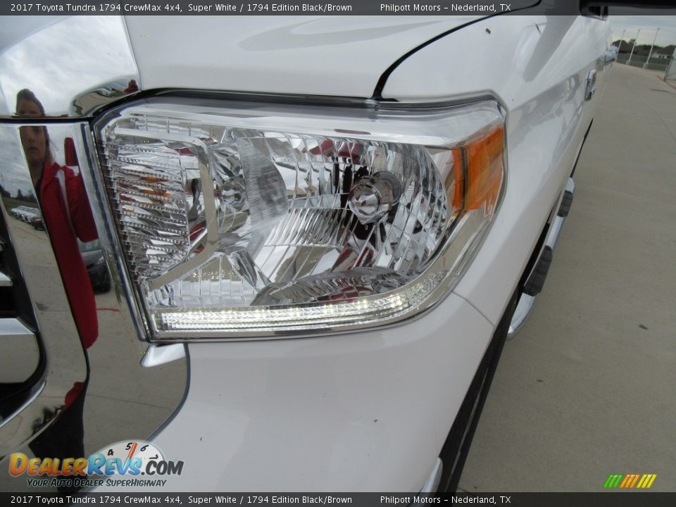 2017 Toyota Tundra 1794 CrewMax 4x4 Super White / 1794 Edition Black/Brown Photo #9