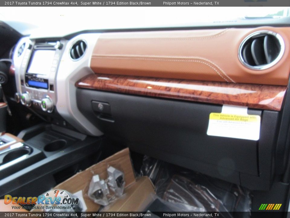2017 Toyota Tundra 1794 CrewMax 4x4 Super White / 1794 Edition Black/Brown Photo #16