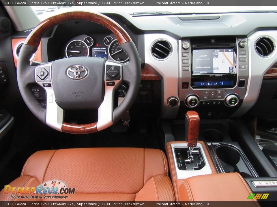 2017 Toyota Tundra 1794 CrewMax 4x4 Super White / 1794 Edition Black/Brown Photo #24