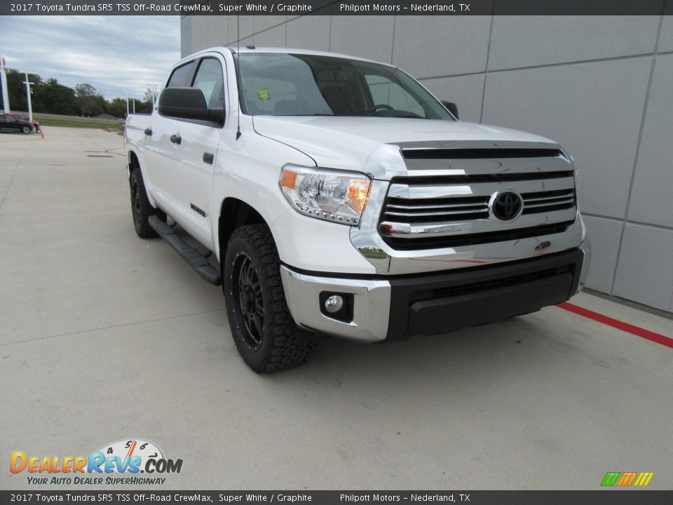 2017 Toyota Tundra SR5 TSS Off-Road CrewMax Super White / Graphite Photo #2