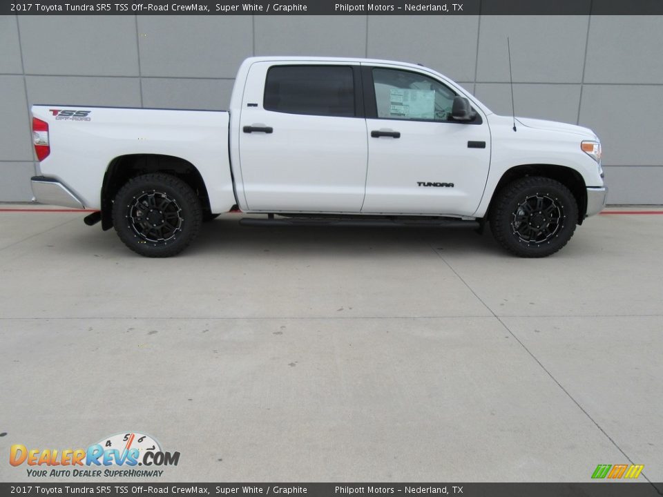 2017 Toyota Tundra SR5 TSS Off-Road CrewMax Super White / Graphite Photo #3