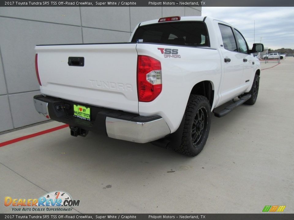 2017 Toyota Tundra SR5 TSS Off-Road CrewMax Super White / Graphite Photo #4