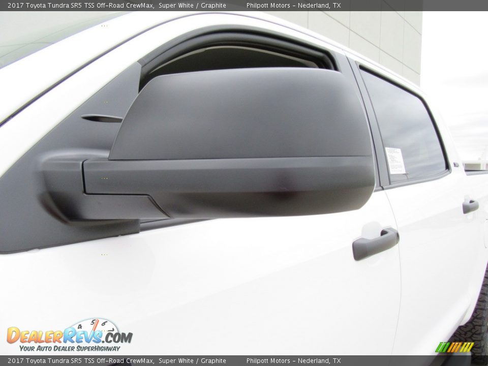 2017 Toyota Tundra SR5 TSS Off-Road CrewMax Super White / Graphite Photo #13
