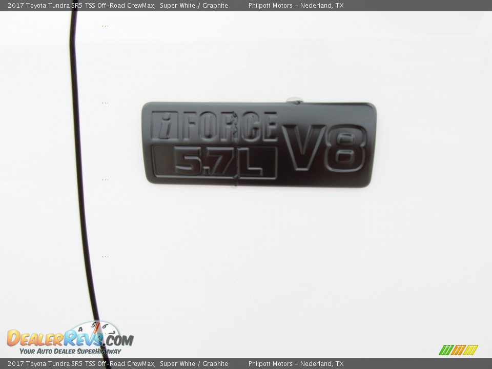 2017 Toyota Tundra SR5 TSS Off-Road CrewMax Super White / Graphite Photo #14