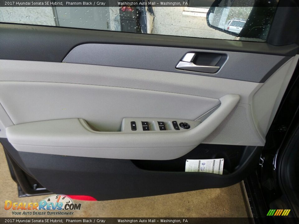 Door Panel of 2017 Hyundai Sonata SE Hybrid Photo #13