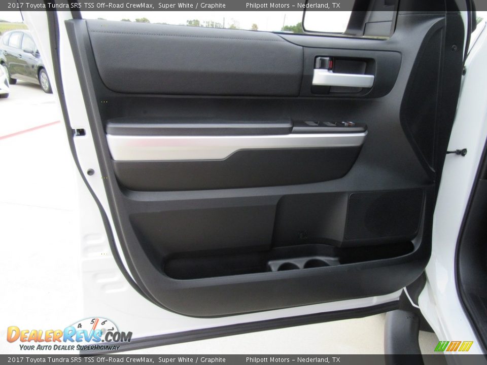 2017 Toyota Tundra SR5 TSS Off-Road CrewMax Super White / Graphite Photo #21
