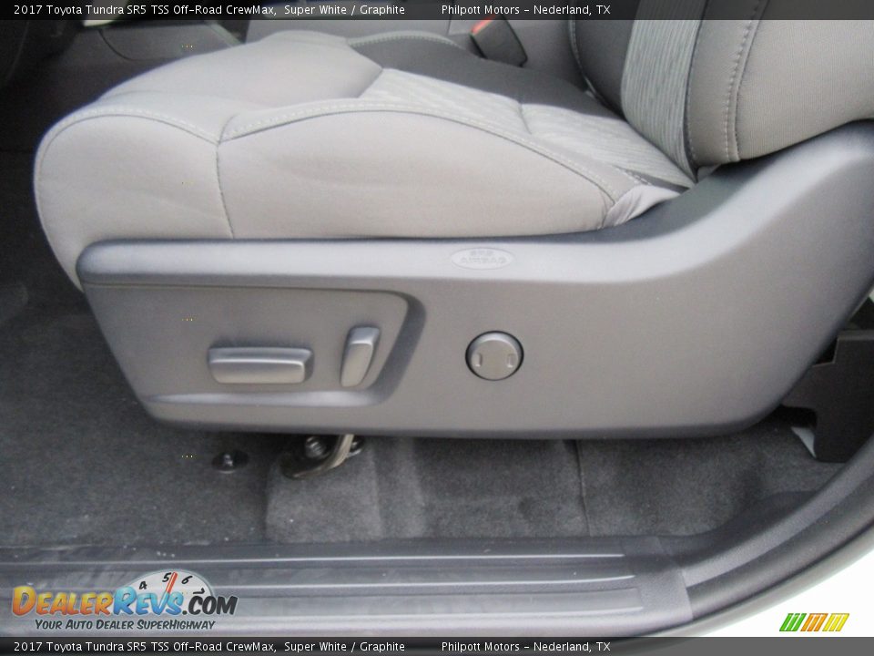 2017 Toyota Tundra SR5 TSS Off-Road CrewMax Super White / Graphite Photo #24