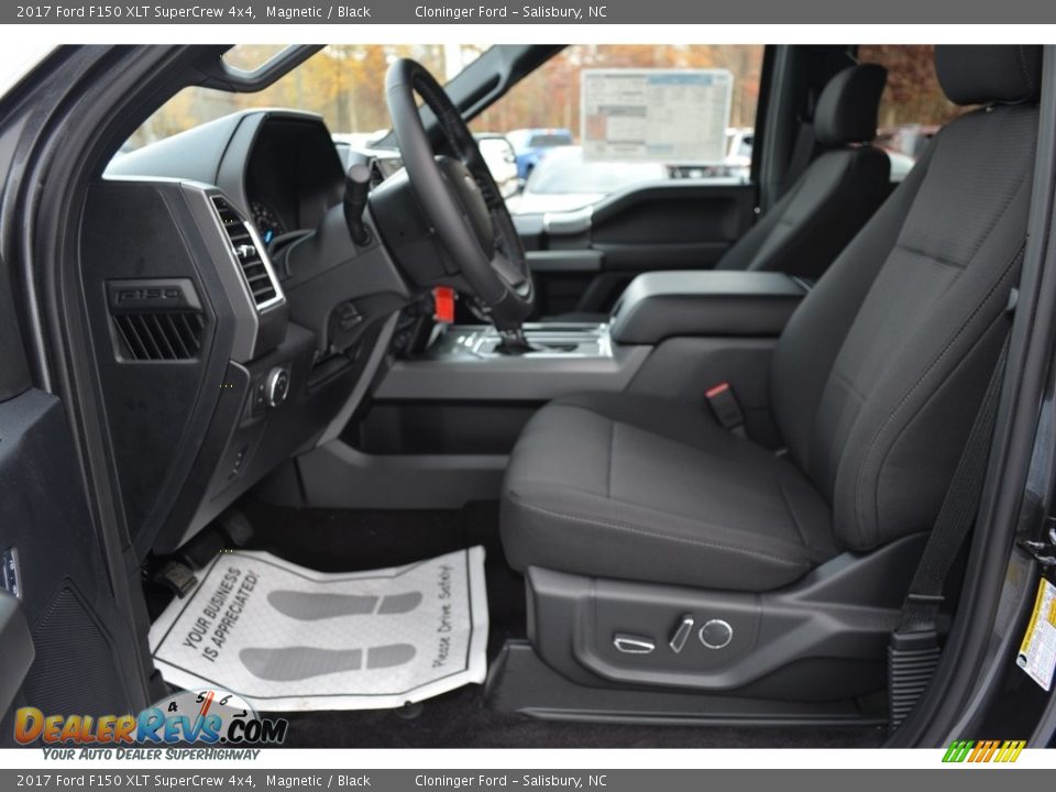 Front Seat of 2017 Ford F150 XLT SuperCrew 4x4 Photo #8
