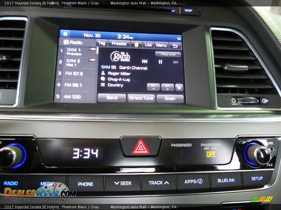 Controls of 2017 Hyundai Sonata SE Hybrid Photo #25