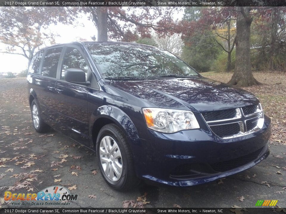 2017 Dodge Grand Caravan SE Contusion Blue Pearlcoat / Black/Light Graystone Photo #4