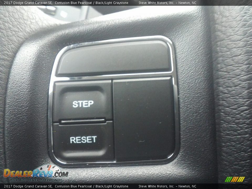 2017 Dodge Grand Caravan SE Contusion Blue Pearlcoat / Black/Light Graystone Photo #18