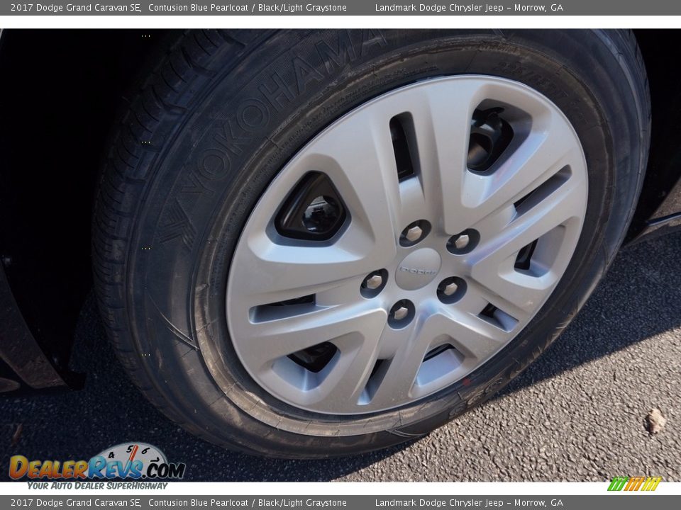 2017 Dodge Grand Caravan SE Contusion Blue Pearlcoat / Black/Light Graystone Photo #5