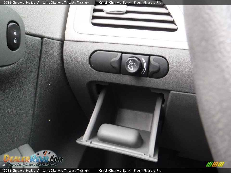 2012 Chevrolet Malibu LT White Diamond Tricoat / Titanium Photo #26
