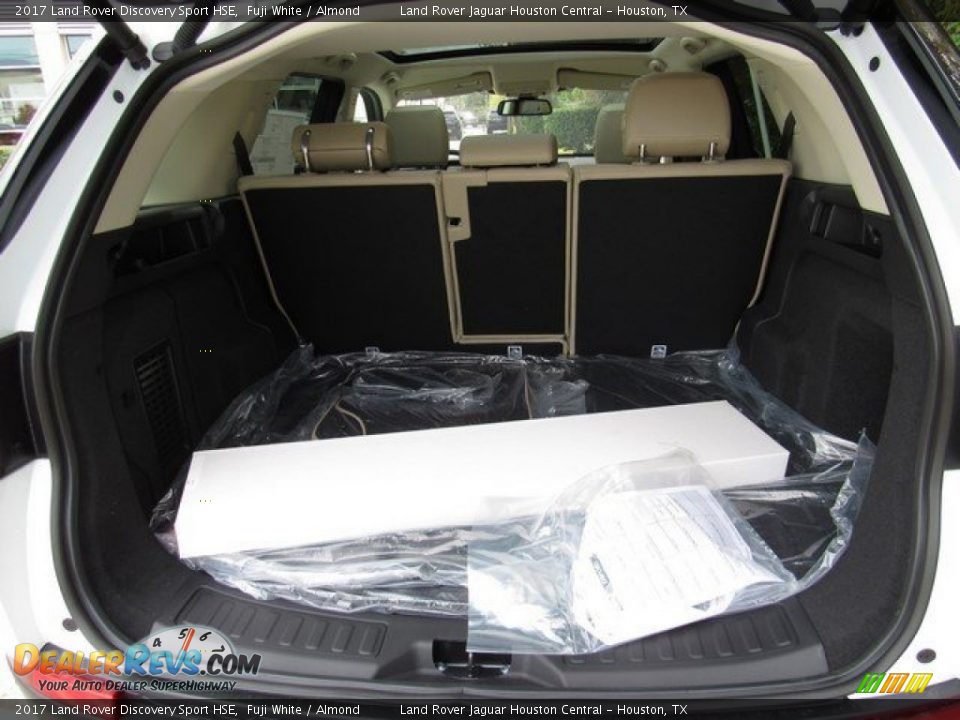 2017 Land Rover Discovery Sport HSE Trunk Photo #16