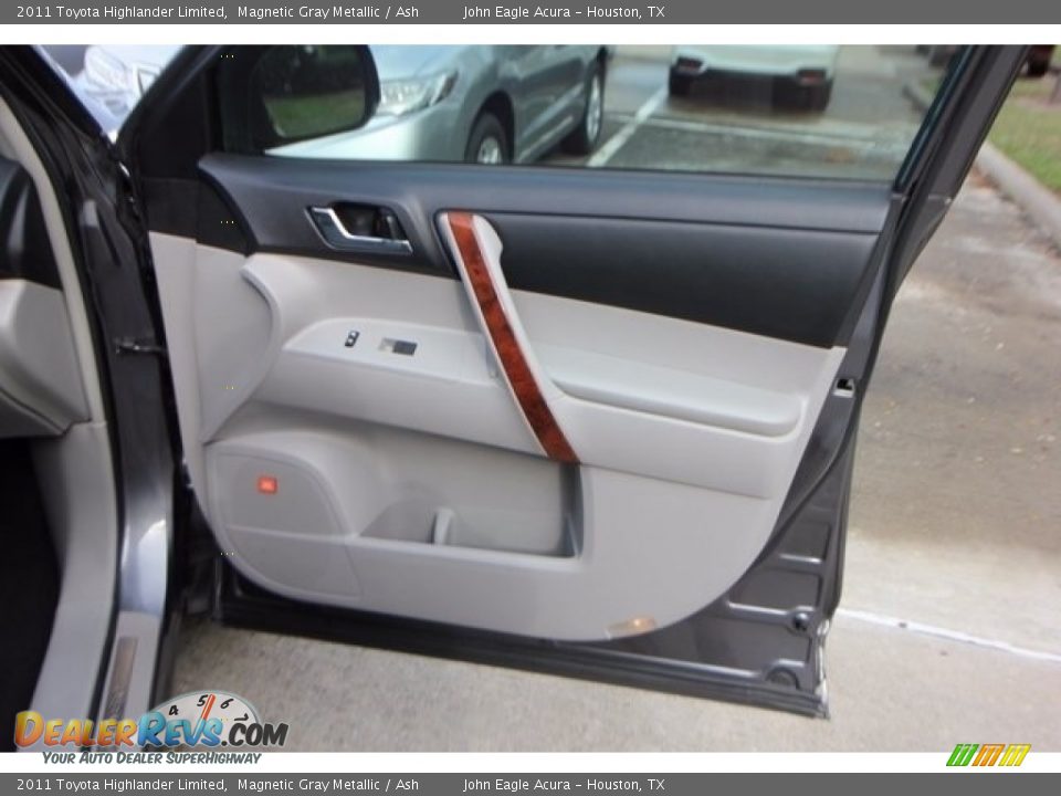 2011 Toyota Highlander Limited Magnetic Gray Metallic / Ash Photo #26