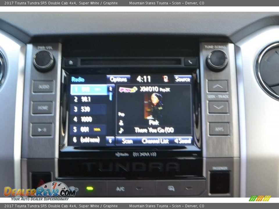 2017 Toyota Tundra SR5 Double Cab 4x4 Super White / Graphite Photo #6