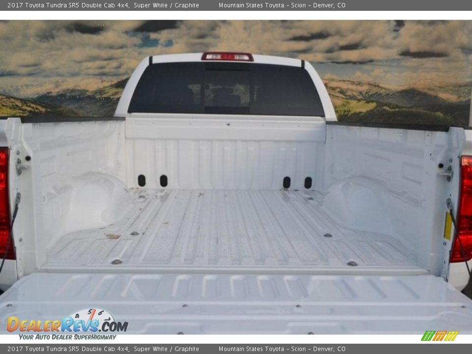 2017 Toyota Tundra SR5 Double Cab 4x4 Super White / Graphite Photo #8